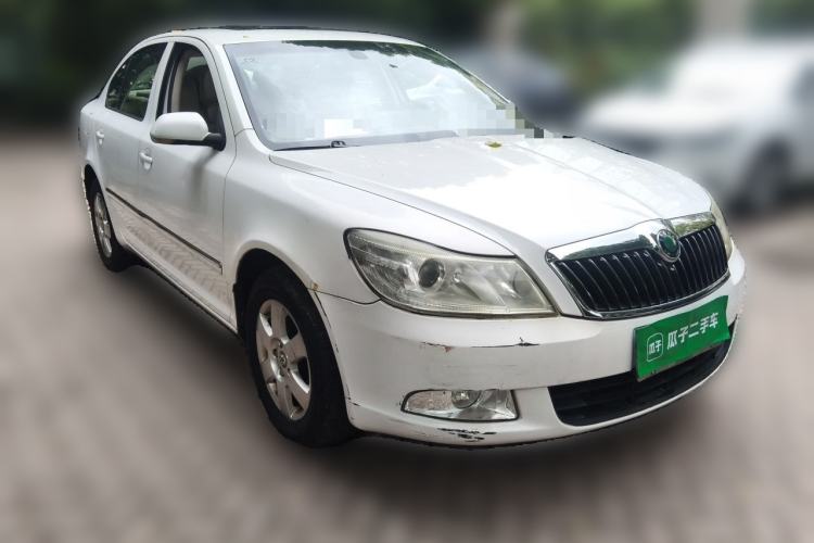 Used Skoda Octavia 2012 1.6L Automatic Yijun Edition Front Right 45 Deg