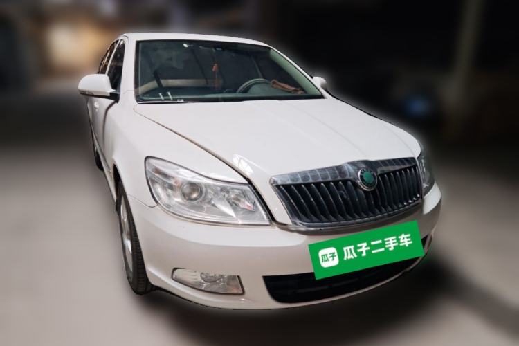 Used Skoda Octavia 2012 1.6L Automatic Yijun Edition Front Right 45 Deg