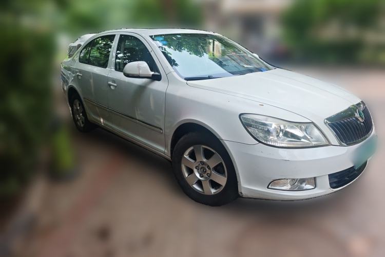 Used Skoda Octavia 2012 1.6L Automatic Yijun Edition Front Right 45 Deg