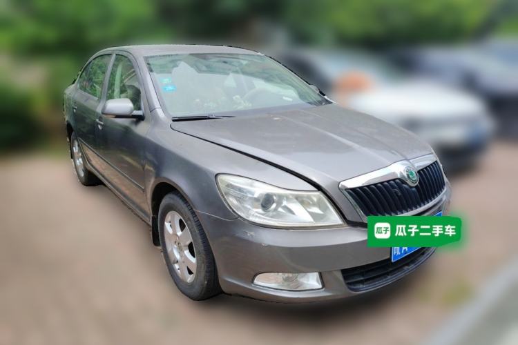 Used Skoda Octavia 2012 1.6L Automatic Yijie Edition Front Right 45 Deg