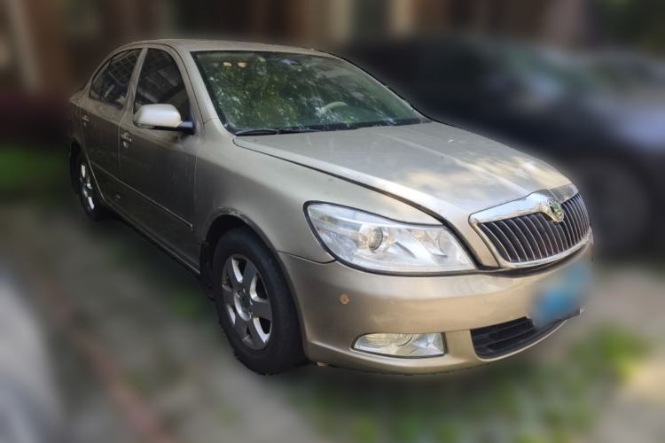 Used Skoda Octavia 2012 1.6L Automatic Yijun Edition Front Right 45 Deg