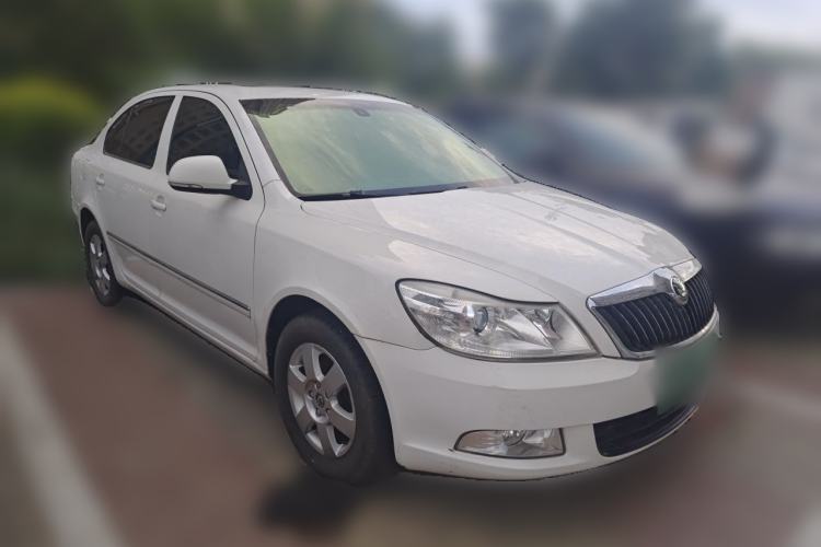 Used Skoda Octavia 2012 1.6L Automatic Yijie Edition Front Right 45 Deg