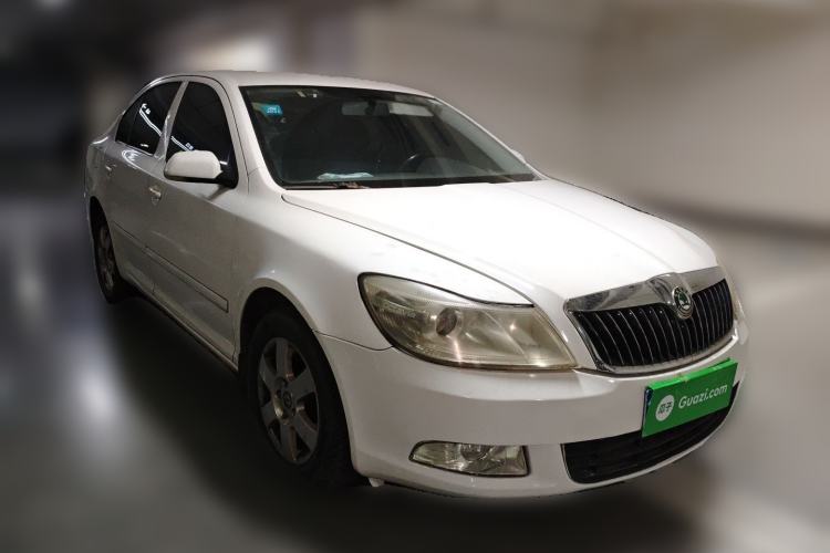 Used Skoda Octavia 2012 1.6L Automatic Yijie Edition Front Right 45 Deg