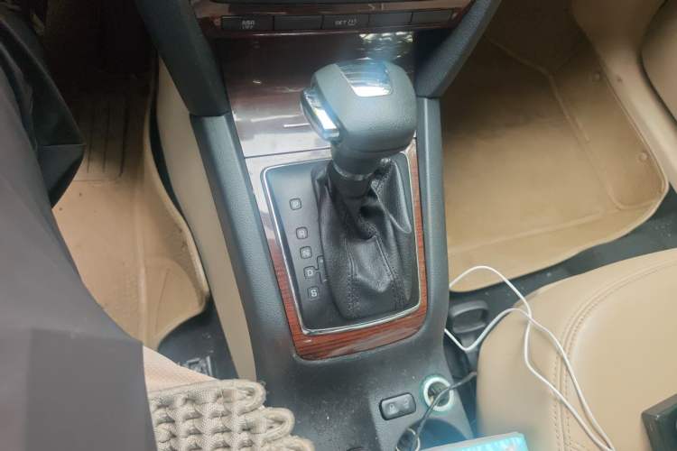 Used Skoda Octavia 2012 1.6L Automatic Yijun Edition Gear Lever