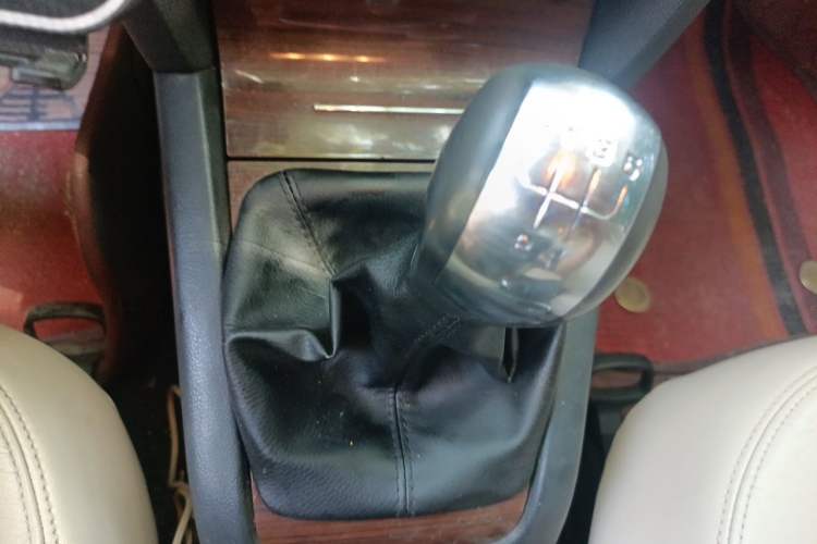 Used Skoda Octavia 2012 1.6L Manual Yijun Edition Gear Lever