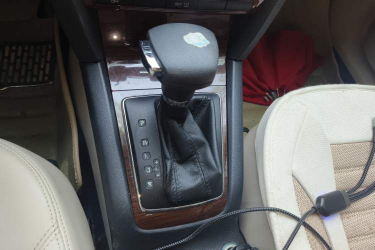 Used Skoda Octavia 2012 1.6L Automatic Yijun Edition Gear Lever