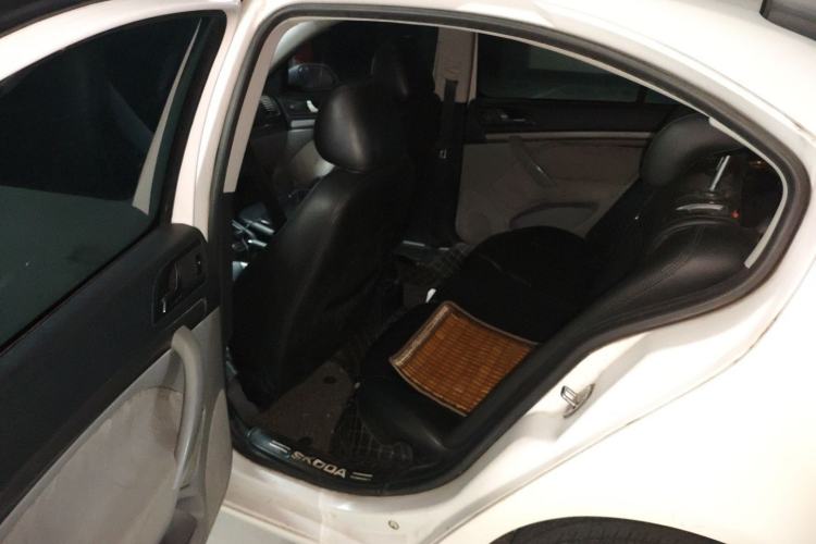 Used Skoda Octavia 2012 1.6L Automatic Yijie Edition Left Rear Seat