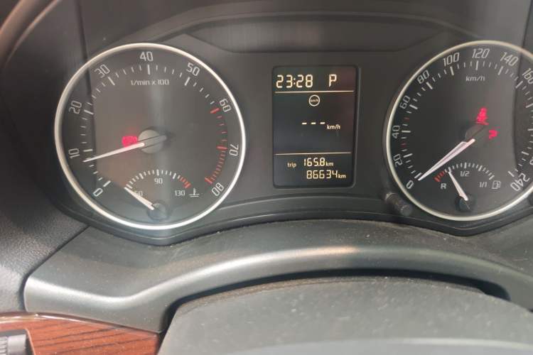Used Skoda Octavia 2012 1.6L Automatic Yijun Edition Odometer Close Up