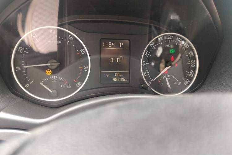Used Skoda Octavia 2012 1.6L Automatic Yijie Edition Odometer Close Up