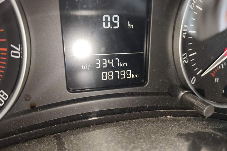 Used Skoda Octavia 2012 1.6L Automatic Yijun Edition Odometer Close Up