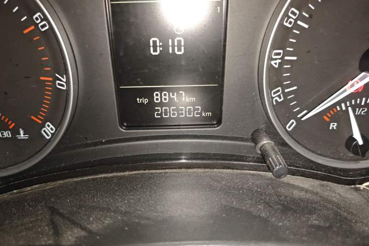 Used Skoda Octavia 2012 1.6L Automatic Yijie Edition Odometer Close Up