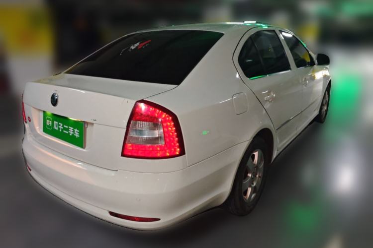 Used Skoda Octavia 2012 1.6L Automatic Yijie Edition Rear Right 45 Deg