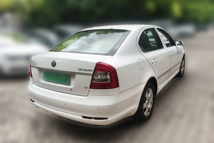 Used Skoda Octavia 2012 1.6L Automatic Yijun Edition Rear Right 45 Deg