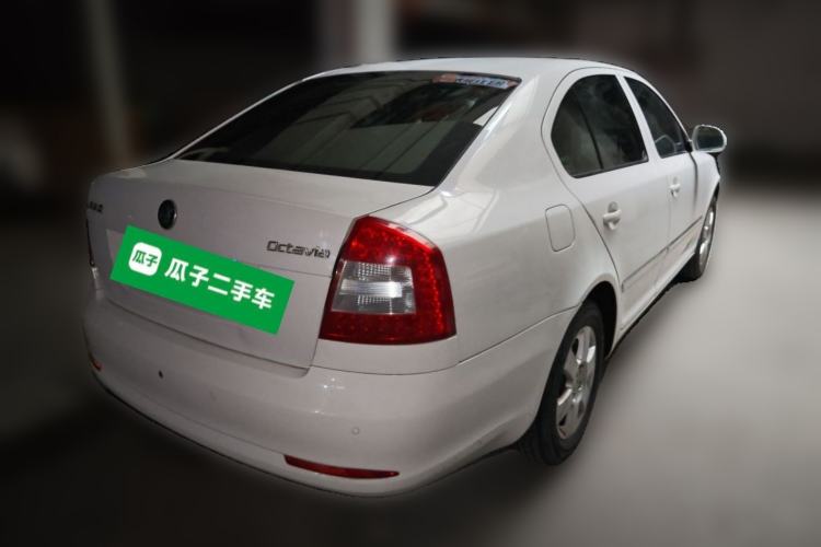 Used Skoda Octavia 2012 1.6L Automatic Yijun Edition Rear Right 45 Deg