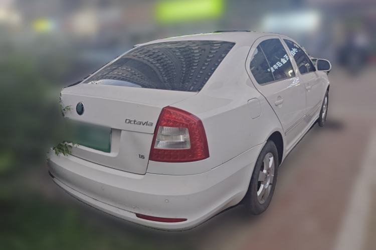 Used Skoda Octavia 2012 1.6L Automatic Yijie Edition Rear Right 45 Deg