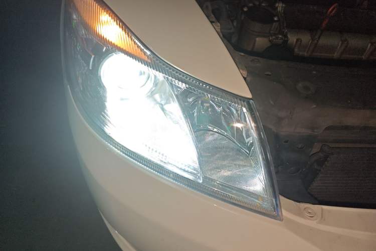 Used Skoda Octavia 2012 1.6L Automatic Yijie Edition Right Front Headlight