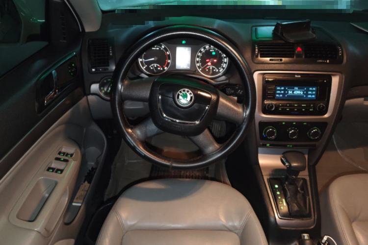 Used Skoda Octavia 2012 1.6L Automatic Yijie Edition Steering Wheel
