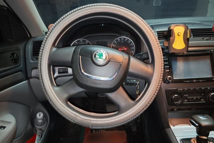 Used Skoda Octavia 2012 1.6L Automatic Yijun Edition Steering Wheel