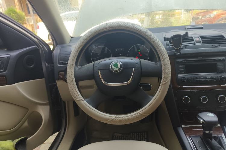 Used Skoda Octavia 2012 1.6L Automatic Yijun Edition Steering Wheel