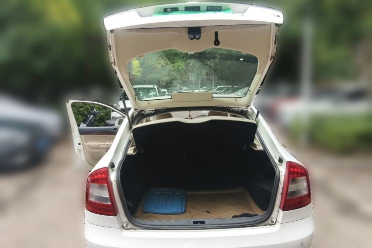 Used Skoda Octavia 2012 1.6L Automatic Yijun Edition Trunk