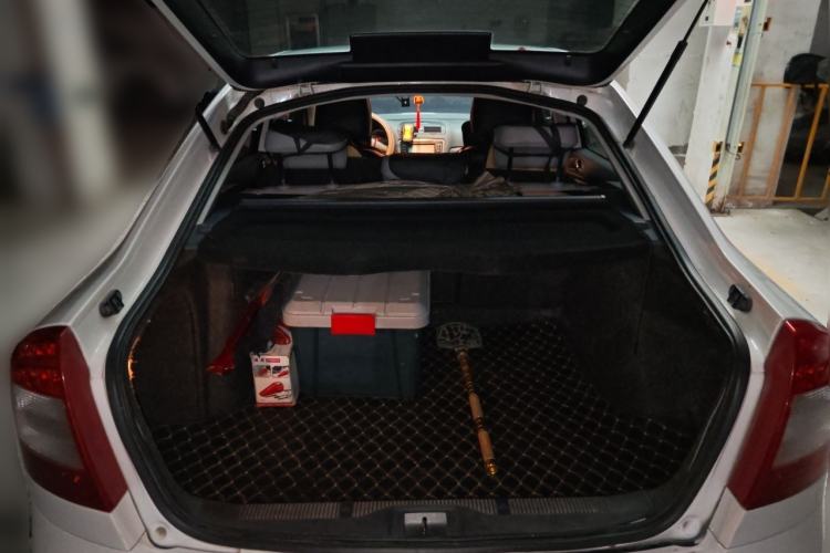 Used Skoda Octavia 2012 1.6L Automatic Yijun Edition Trunk