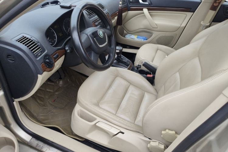 Used Skoda Octavia 2012 1.6L Automatic Yijun Edition Driver Seat