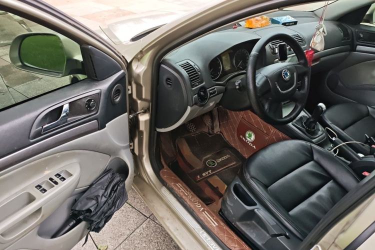 Used Skoda Octavia 2012 1.6L Manual Yijie Edition Driver Seat