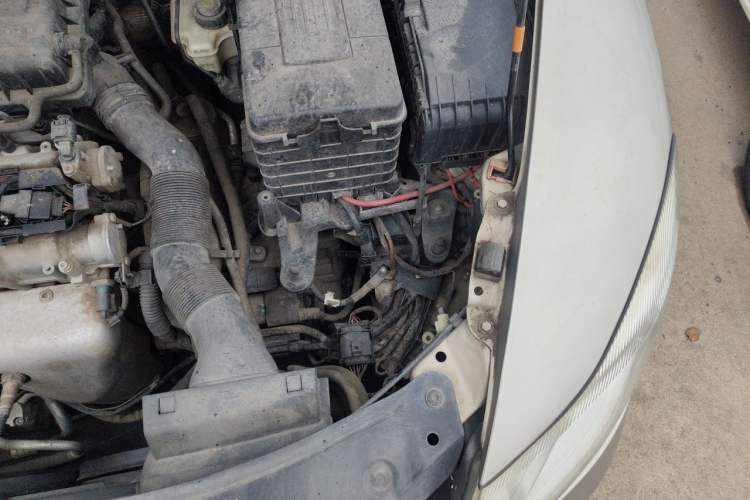 Used Skoda Octavia 2012 1.6L Automatic Yijun Edition Engine Bay Left