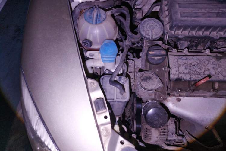 Used Skoda Octavia 2012 1.6L Automatic Yijie Edition Engine Bay Right