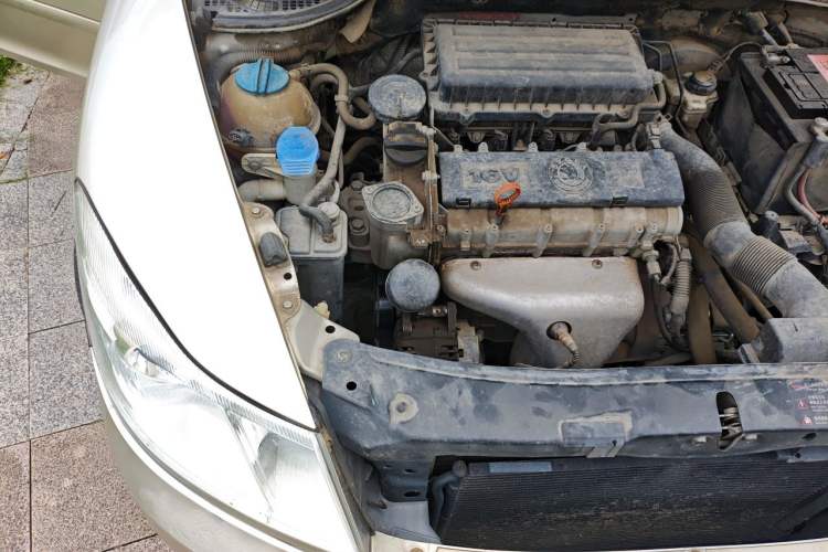 Used Skoda Octavia 2012 1.6L Manual Yijie Edition Engine Bay Right