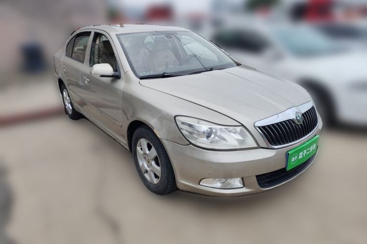 Used Skoda Octavia 2012 1.6L Automatic Yijun Edition Front Right 45 Deg