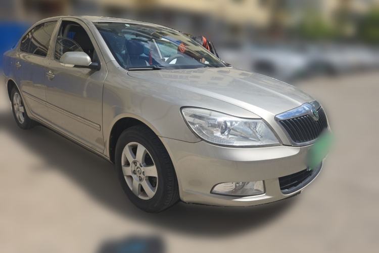 Used Skoda Octavia 2012 1.6L Automatic Yijun Edition Front Right 45 Deg