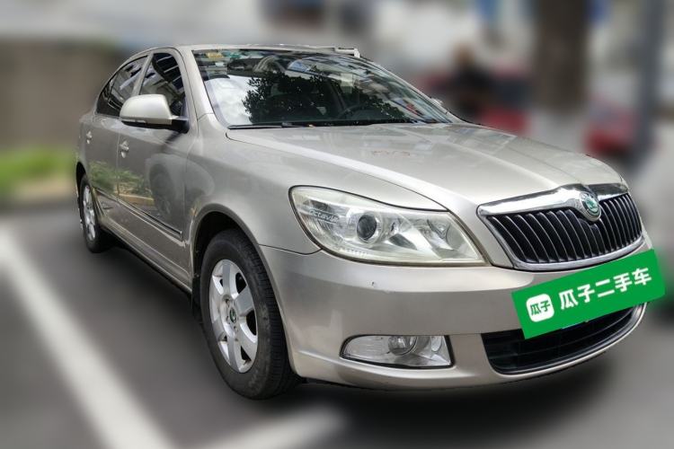 Used Skoda Octavia 2012 1.6L Automatic Yijun Edition Front Right 45 Deg