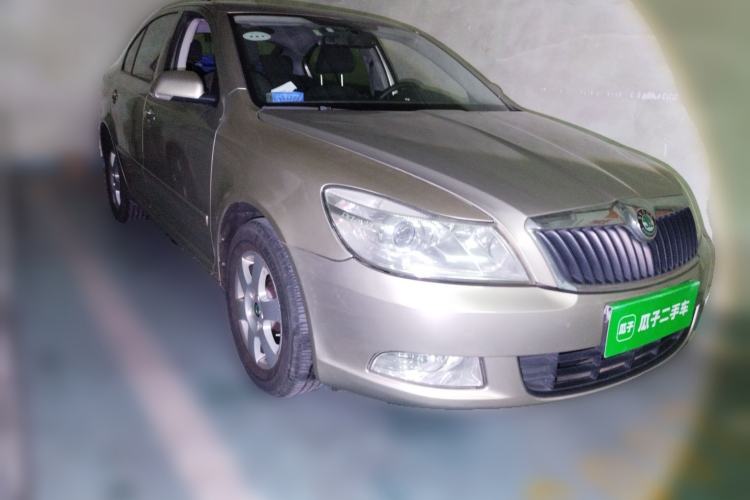 Used Skoda Octavia 2012 1.6L Automatic Yijie Edition Front Right 45 Deg