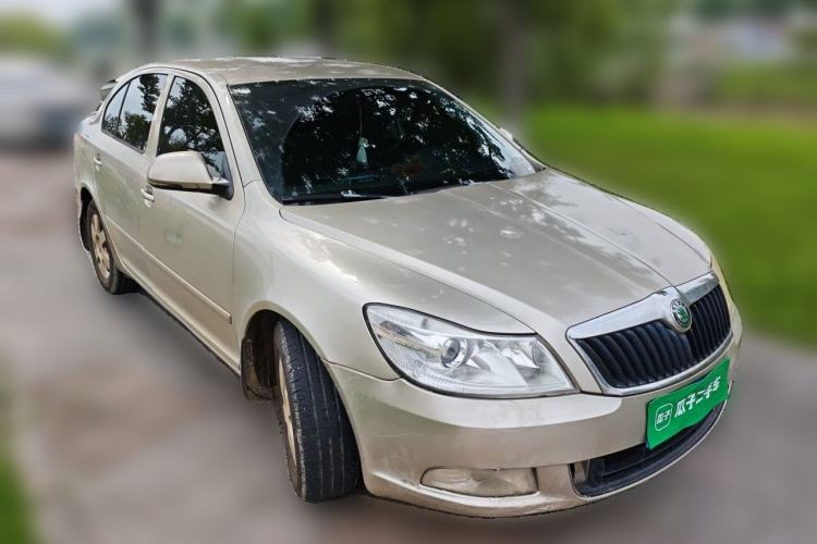 Used Skoda Octavia 2012 1.6L Manual Yijie Edition Front Right 45 Deg