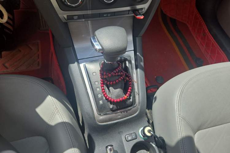 Used Skoda Octavia 2012 1.6L Automatic Yijun Edition Gear Lever
