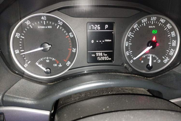 Used Skoda Octavia 2012 1.6L Automatic Yijie Edition Odometer Close Up