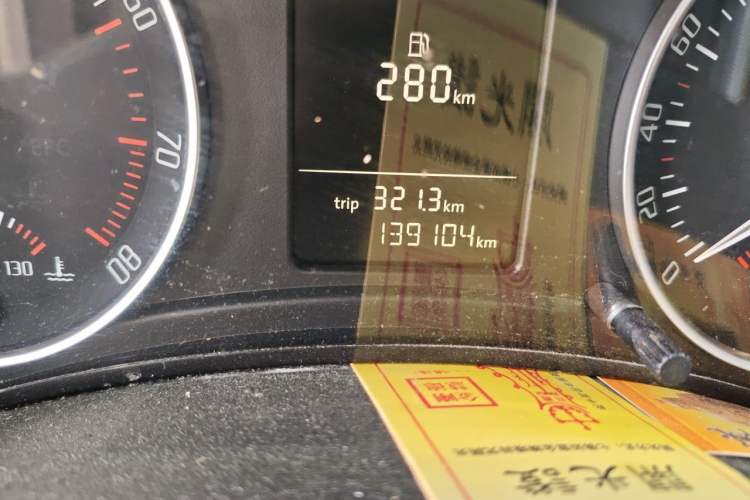 Used Skoda Octavia 2012 1.6L Manual Yijie Edition Odometer Close Up