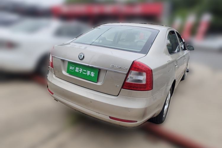 Used Skoda Octavia 2012 1.6L Automatic Yijun Edition Rear Right 45 Deg