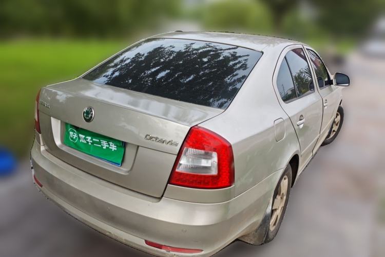 Used Skoda Octavia 2012 1.6L Manual Yijie Edition Rear Right 45 Deg