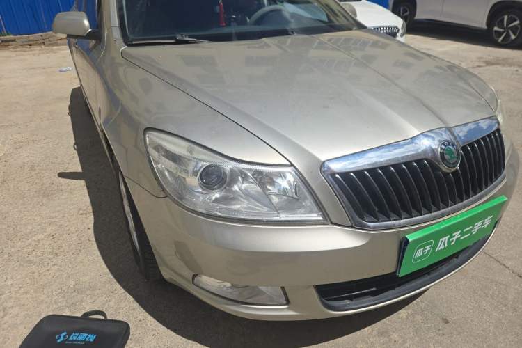 Used Skoda Octavia 2012 1.6L Automatic Yijun Edition Right Front Headlight