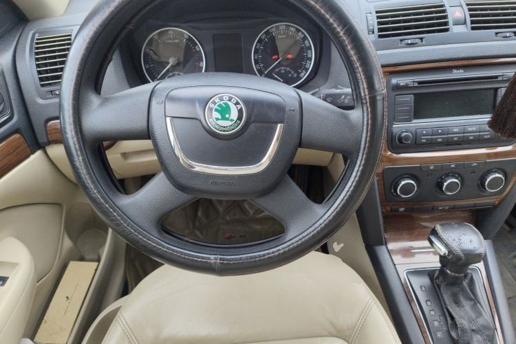 Used Skoda Octavia 2012 1.6L Automatic Yijun Edition Steering Wheel