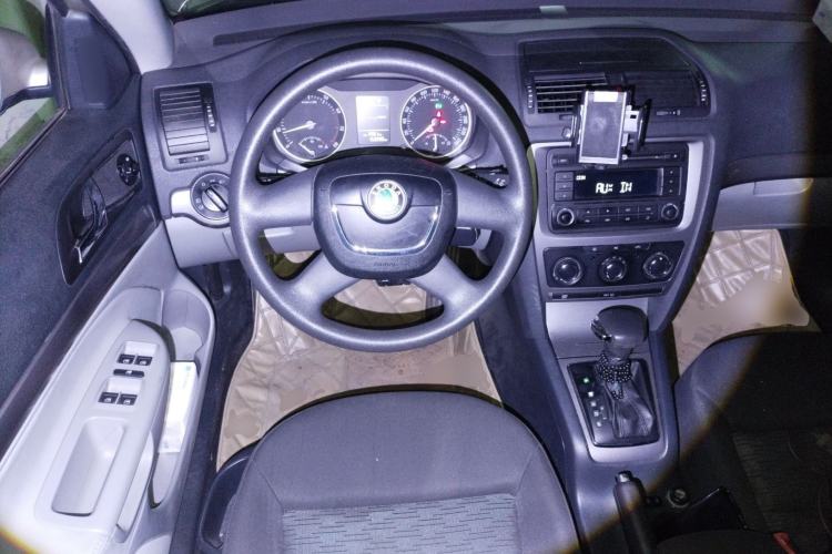 Used Skoda Octavia 2012 1.6L Automatic Yijie Edition Steering Wheel