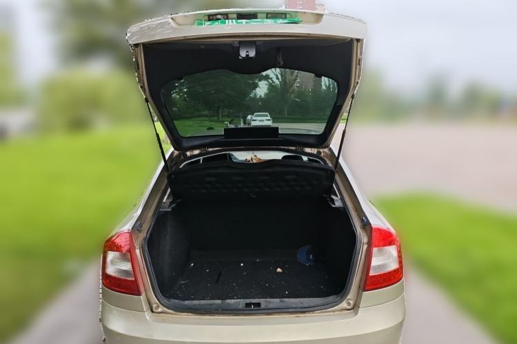 Used Skoda Octavia 2012 1.6L Manual Yijie Edition Trunk