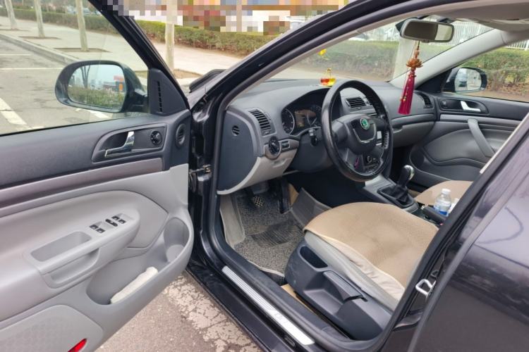 Used Skoda Octavia 2013 1.6L Manual Yijun Edition Driver Seat