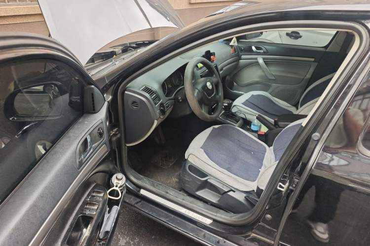 Used Skoda Octavia 2013 1.6L Automatic Yijie Edition Driver Seat