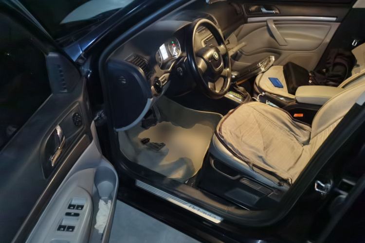 Used Skoda Octavia 2013 1.6L Automatic Yijun Edition Driver Seat
