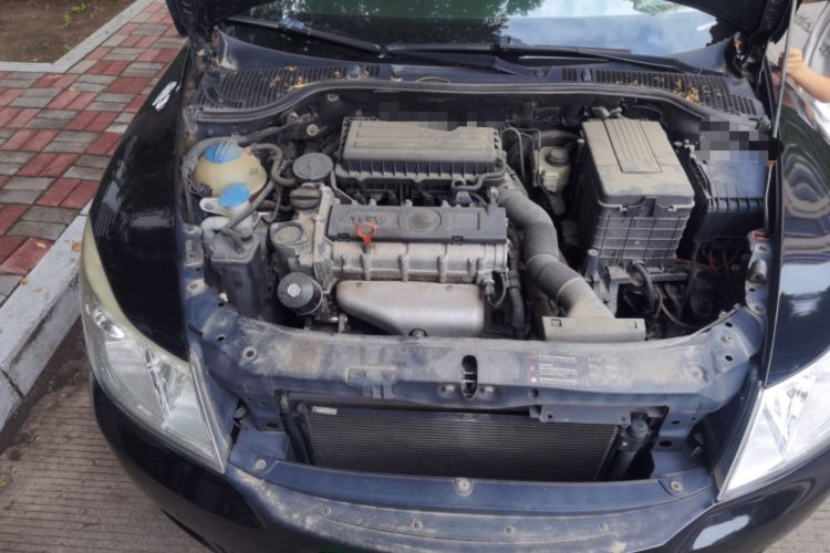 Used Skoda Octavia 2013 1.6L Automatic Yijun Edition Engine Bay