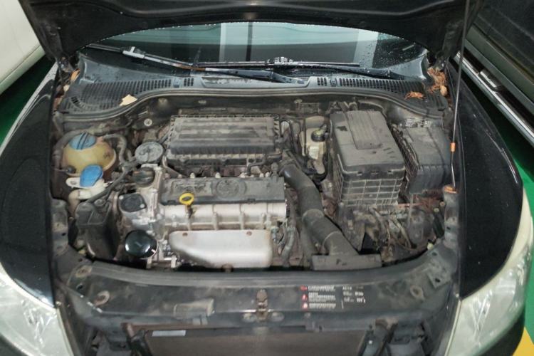 Used Skoda Octavia 2013 1.6L Automatic Yijun Edition Engine Bay