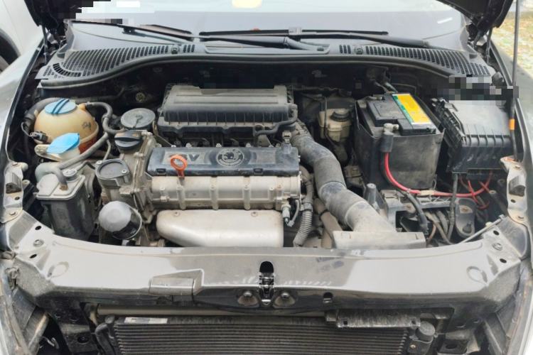 Used Skoda Octavia 2013 1.6L Manual Yijun Edition Engine Bay